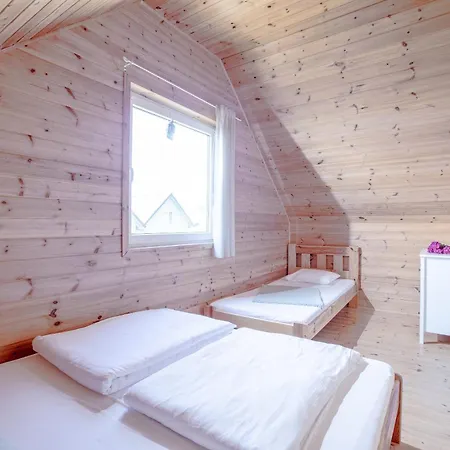 Letniskowe Modrzew 롯지 레왈