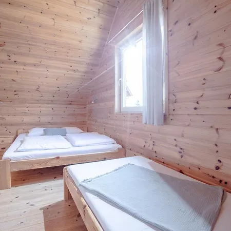 Lodge Letniskowe Modrzew Rewal