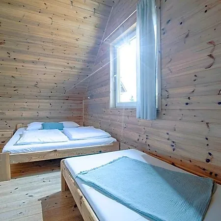 山林小屋 Letniskowe Modrzew *