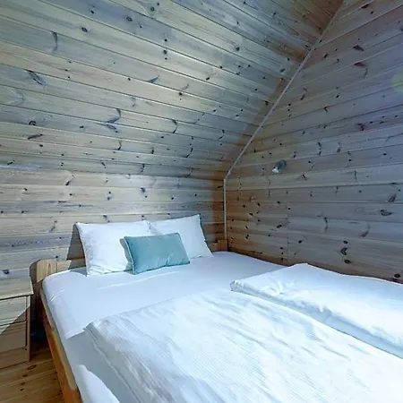 山林小屋 Letniskowe Modrzew *
