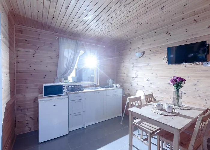 Letniskowe Modrzew 롯지 *